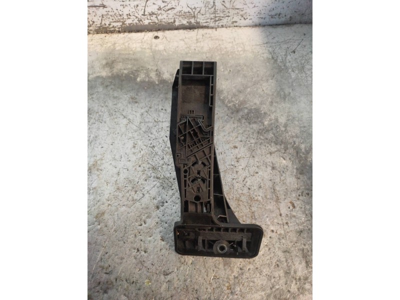 Recambio de potenciometro pedal para bmw x1 (e84) xdrive 18d referencia OEM IAM 686078501 3542686078501 25916010