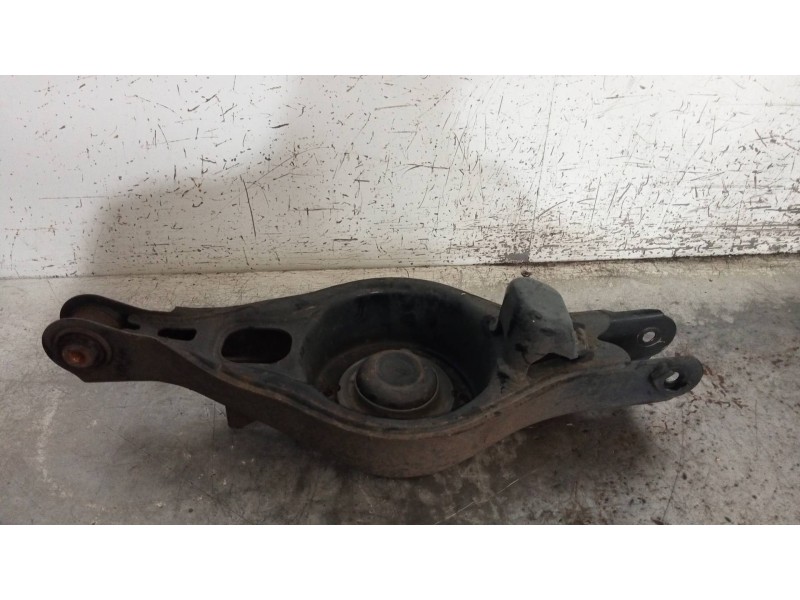 Recambio de brazo suspension inferior trasero izquierdo para mazda 6 kombi (gh) 2.0 crtd 140cv active sw referencia OEM IAM   