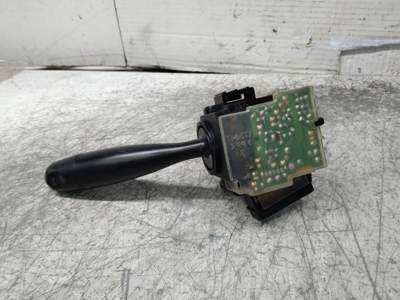 Recambio de mando limpia para toyota yaris (ncp1/nlp1/scp1) 1.0 linea luna referencia OEM IAM 173647  
