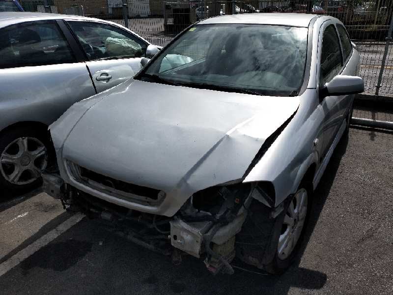 opel astra g berlina del año 2000