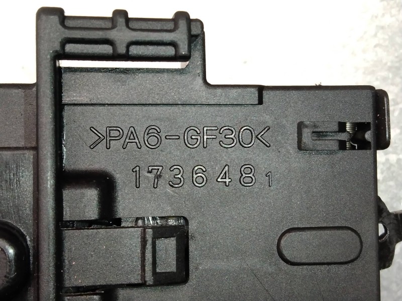 Recambio de mando luces para toyota yaris (ncp1/nlp1/scp1) 1.0 linea luna referencia OEM IAM 1736481  