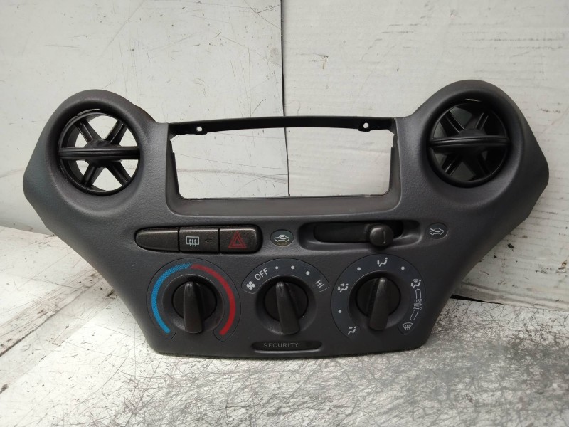 Recambio de mando calefaccion / aire acondicionado para toyota yaris (ncp1/nlp1/scp1) 1.0 linea luna referencia OEM IAM 75826870