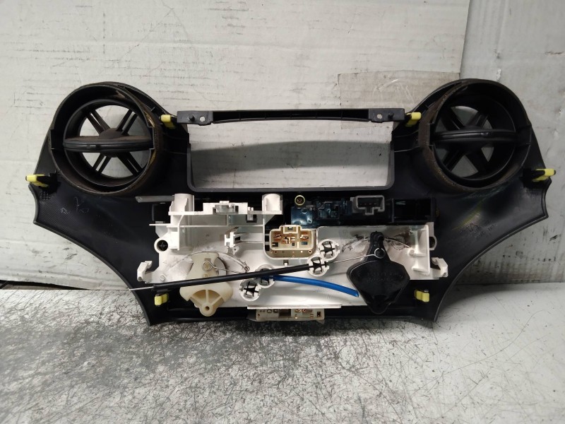 Recambio de mando calefaccion / aire acondicionado para toyota yaris (ncp1/nlp1/scp1) 1.0 linea luna referencia OEM IAM 75826870