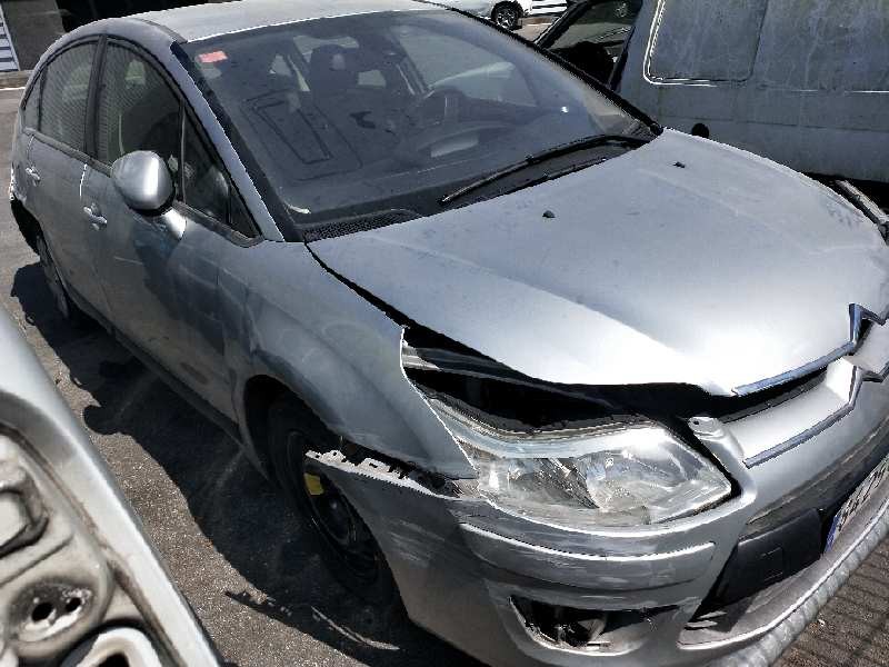 citroen c4 berlina del año 2010