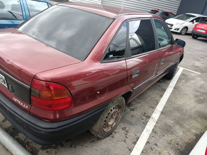 opel astra f berlina del año 1994