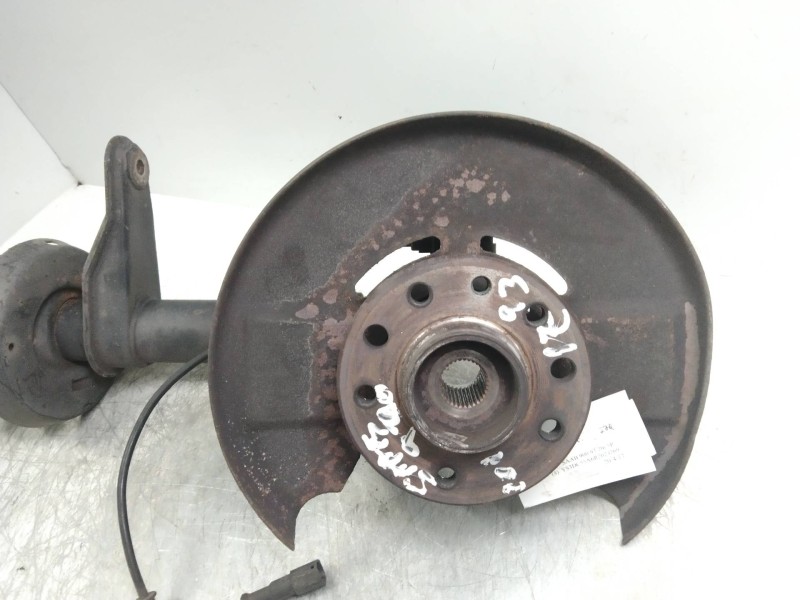 Recambio de mangueta delantera izquierda para saab 900 berlina 2.0 referencia OEM IAM   