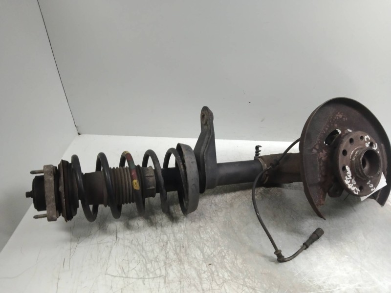 Recambio de mangueta delantera izquierda para saab 900 berlina 2.0 referencia OEM IAM   