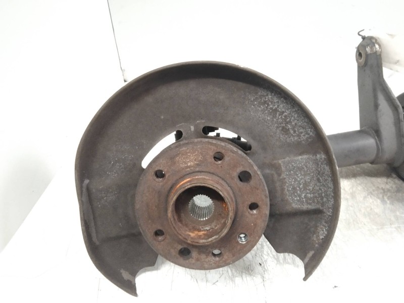 Recambio de mangueta delantera derecha para saab 900 coupé 2.0 cat referencia OEM IAM   