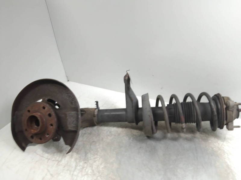 Recambio de mangueta delantera derecha para saab 900 coupé 2.0 cat referencia OEM IAM   