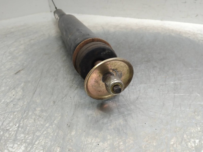 Recambio de amortiguador trasero para saab 900 berlina 2.0 referencia OEM IAM   