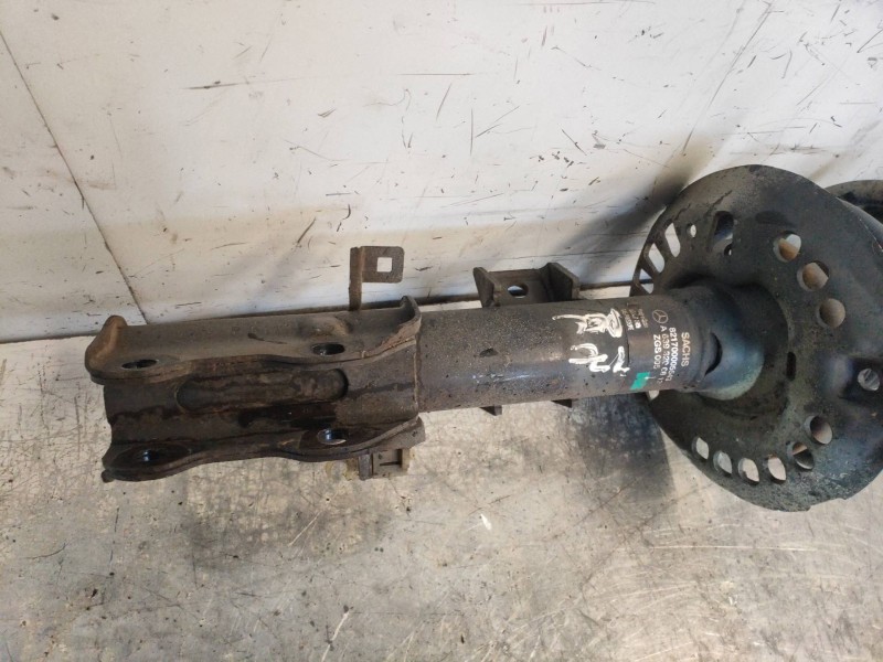 Recambio de amortiguador delantero izquierdo para mercedes vito kasten (639) 113 cdi lang (639.603) referencia OEM IAM A63932066
