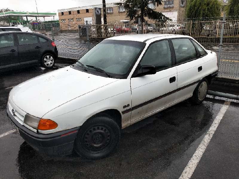 opel astra f berlina del año 1994