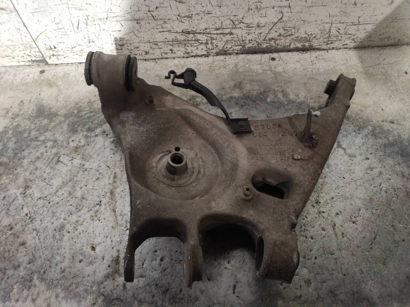 Recambio de brazo suspension inferior trasero izquierdo para seat exeo st (3r5)(2009>) sport referencia OEM IAM 8E0505311  