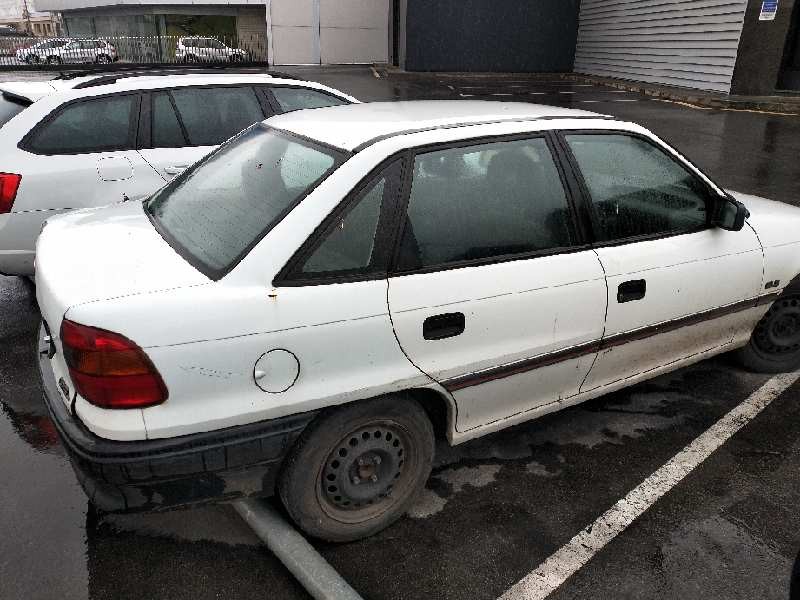 opel astra f berlina del año 1994