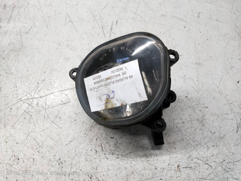 Recambio de faro antiniebla derecho para audi allroad quattro (4b5) 2.5 tdi (132kw) referencia OEM IAM   