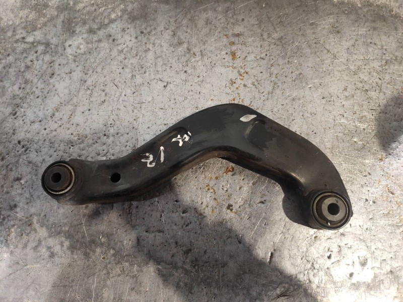 Recambio de brazo suspension superior trasero izquierdo para seat exeo st (3r5)(2009>) sport referencia OEM IAM 8E0505323M  