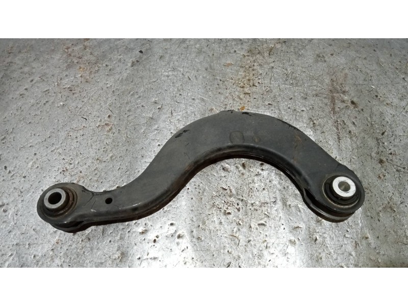 Recambio de brazo suspension superior trasero izquierdo para volkswagen golf vii lim. (bq1) sport referencia OEM IAM 5Q0505323D 