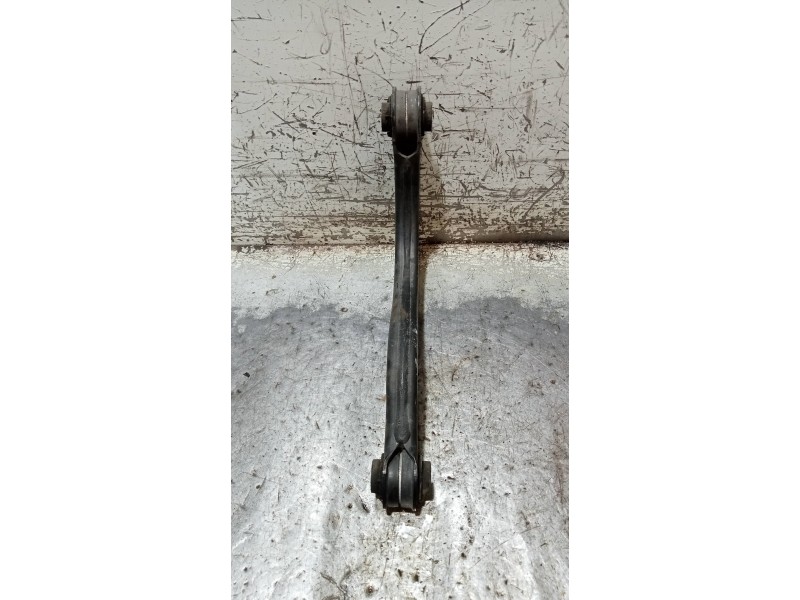 Recambio de brazo suspension superior trasero izquierdo para volkswagen golf vii lim. (bq1) sport referencia OEM IAM 5Q0505323D 