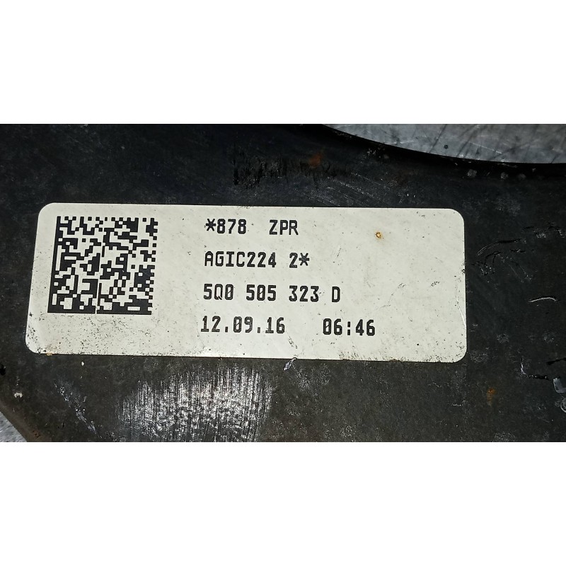 Recambio de brazo suspension superior trasero izquierdo para volkswagen golf vii lim. (bq1) sport referencia OEM IAM 5Q0505323D 