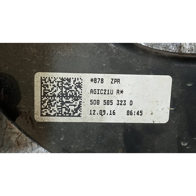 Recambio de brazo suspension superior trasero derecho para volkswagen golf vii lim. (bq1) sport referencia OEM IAM 5Q0505323D  