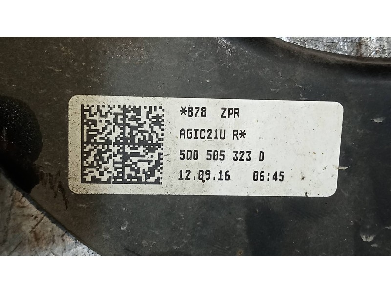 Recambio de brazo suspension superior trasero derecho para volkswagen golf vii lim. (bq1) sport referencia OEM IAM 5Q0505323D  