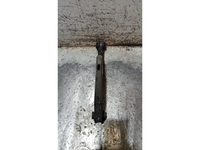 Recambio de brazo suspension superior trasero derecho para volkswagen golf vii lim. (bq1) sport referencia OEM IAM 5Q0505323D  