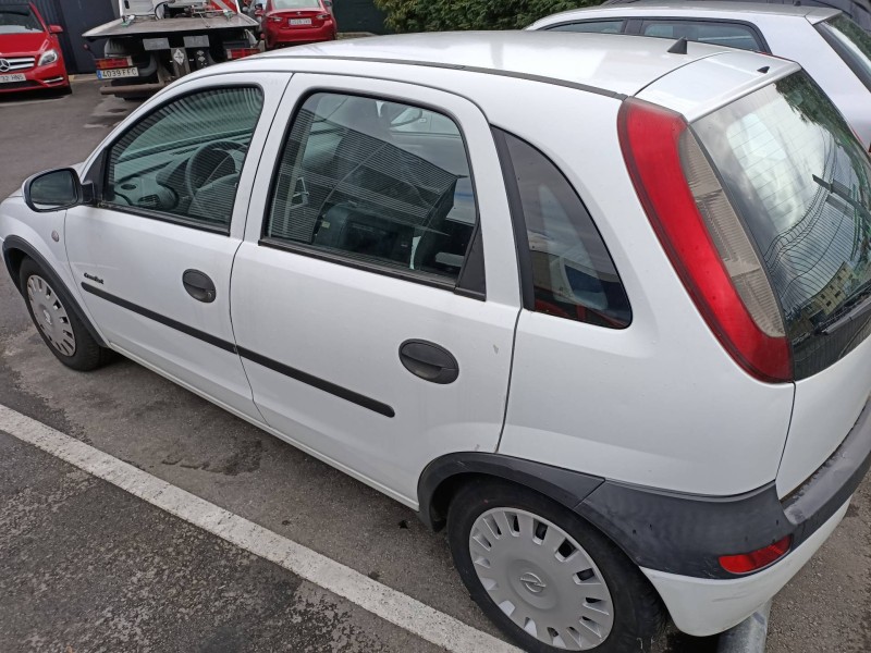 opel corsa c del año 2001