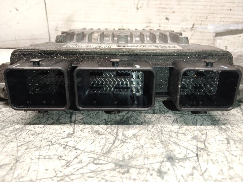 Recambio de centralita motor uce para citroen c2 sx referencia OEM IAM 5WS40111CT SW9653447380 HW9648624280 SID804