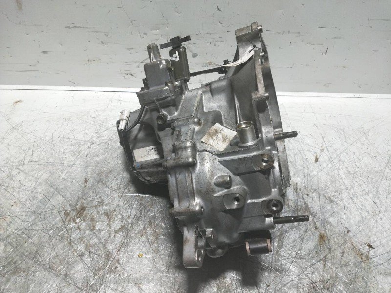 Recambio de caja cambios para suzuki swift sf berlina (ma) 1.3 cat referencia OEM IAM 2472783  