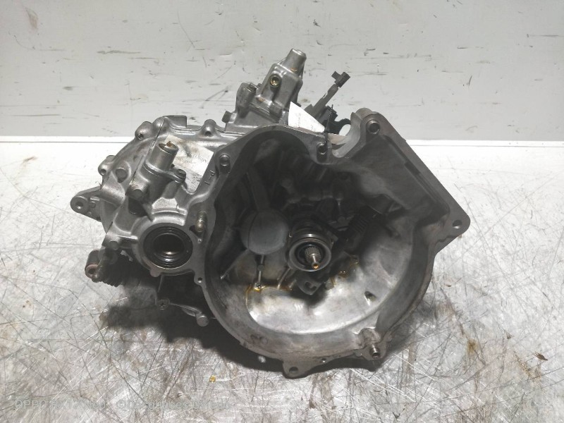 Recambio de caja cambios para suzuki swift sf berlina (ma) 1.3 cat referencia OEM IAM 2472783  