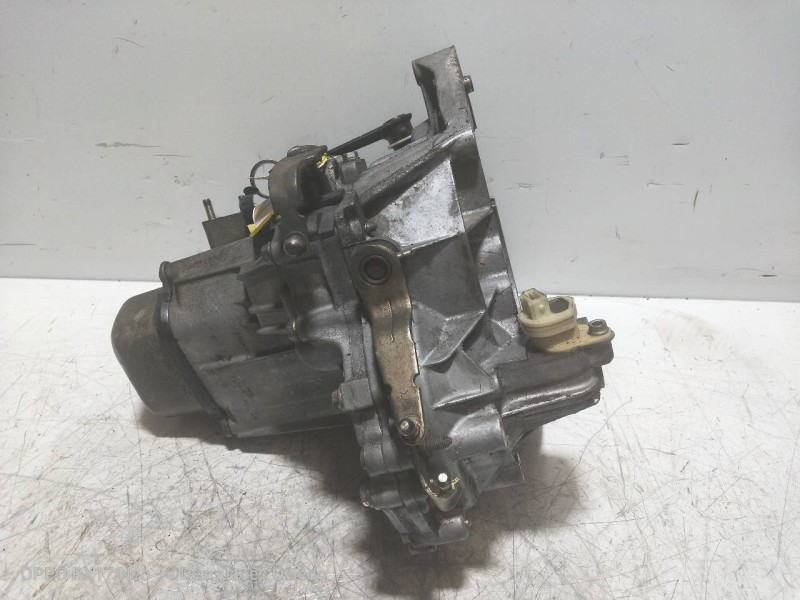 Recambio de caja cambios para peugeot 106 (s2) max d referencia OEM IAM 20CF02 0119843 