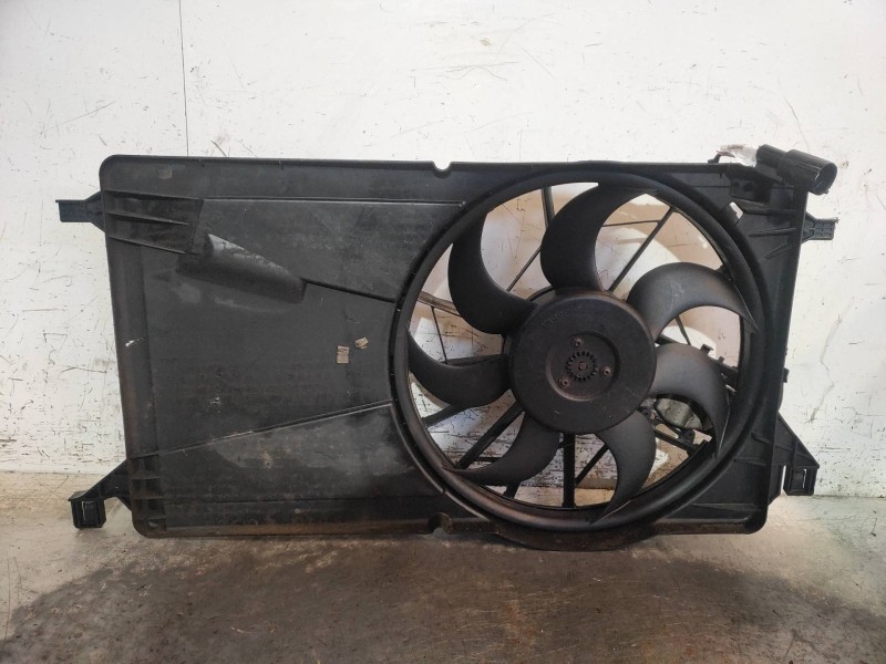 Recambio de electroventilador para ford focus berlina (cap) ghia referencia OEM IAM 3M5H8C607RG 0130303930 1137328148