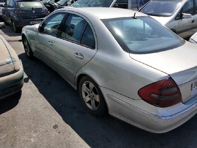 mercedes clase e (w211) berlina del año 2004