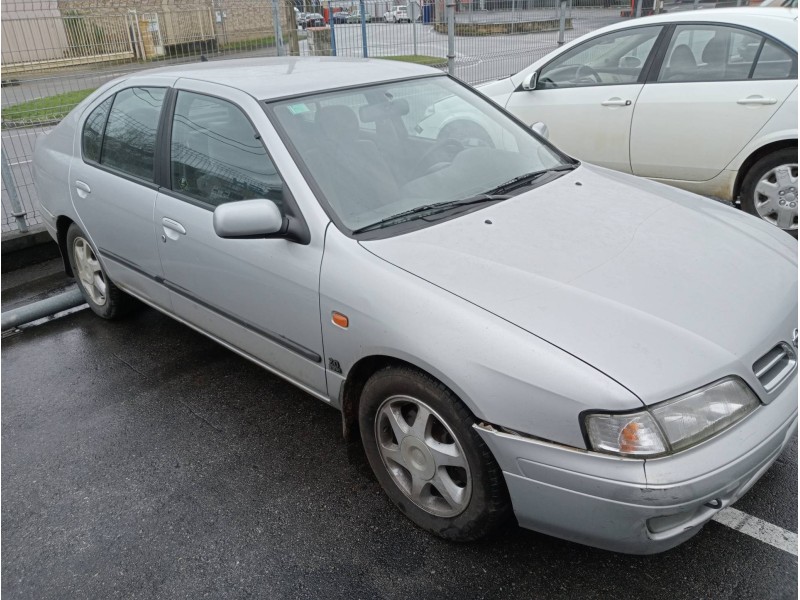 nissan primera berlina (p11) del año 1999
