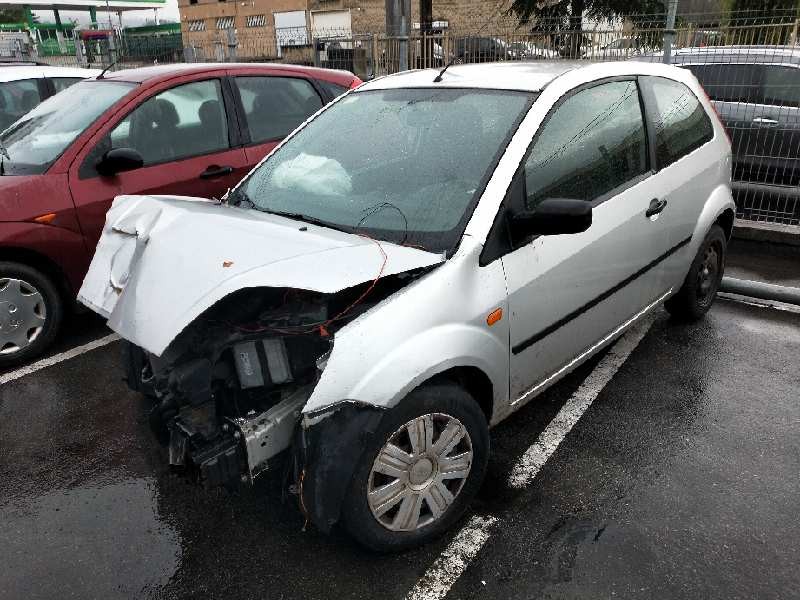 ford fiesta (cbk) del año 2004