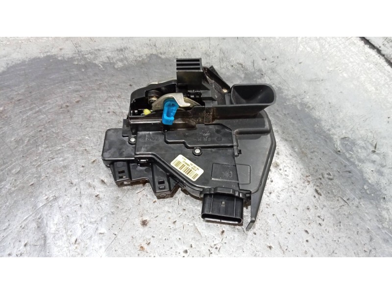 Recambio de motor cierre centralizado delantero derecho para kia rio (yb) drive referencia OEM IAM 81320H8050  