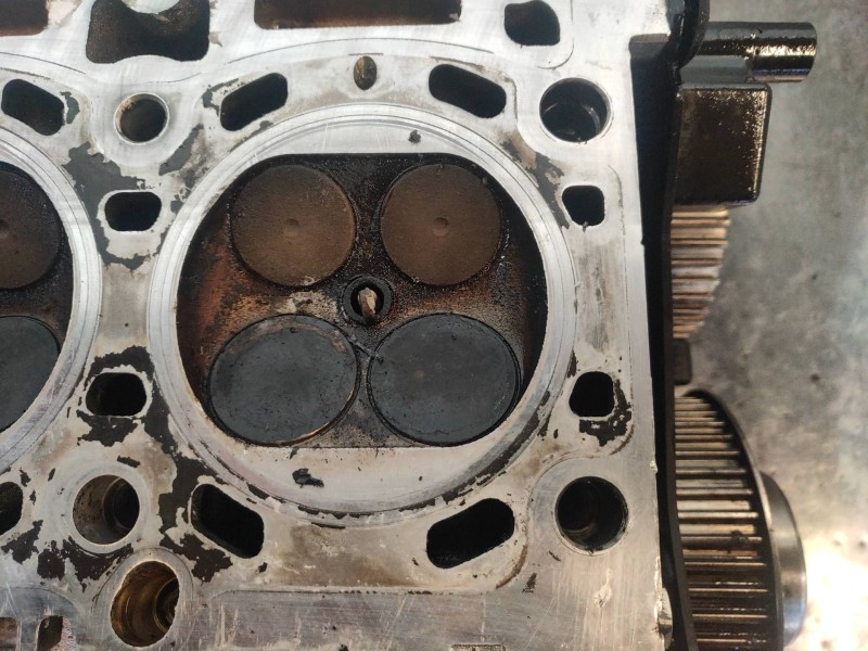 Recambio de culata para peugeot 607 (s1) 3.0 v6 24v referencia OEM IAM XFX 9631076310 