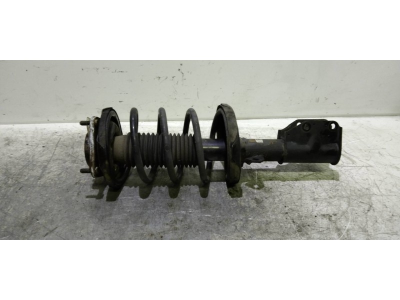 Recambio de amortiguador delantero izquierdo para mazda premacy (cp) td exclusive (74kw) referencia OEM IAM CB8034700A  