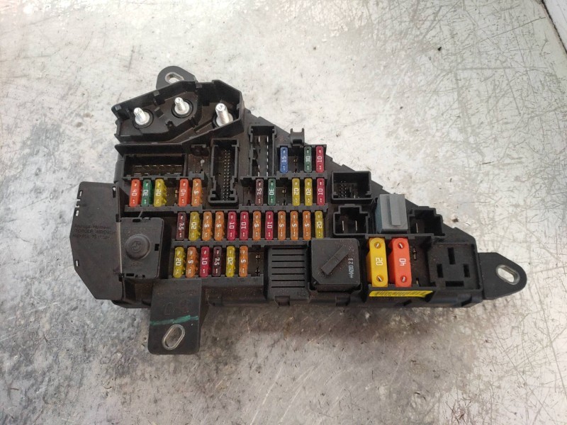 Recambio de caja reles / fusibles para bmw serie 6 coupe (e63) 4.4 v8 32v cat referencia OEM IAM 690658806 518811047 