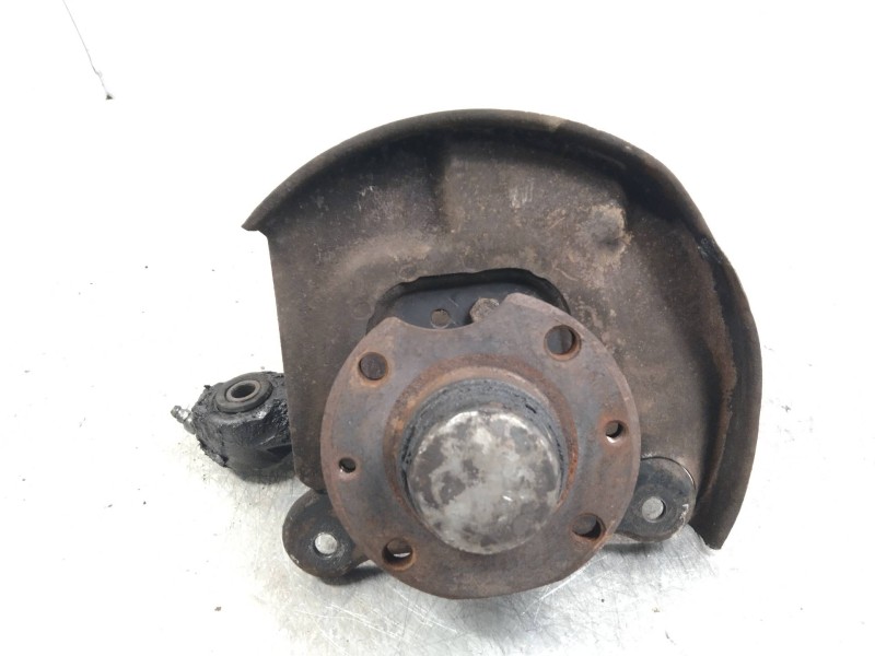 Recambio de mangueta delantera derecha para seat 133 0.8 referencia OEM IAM   