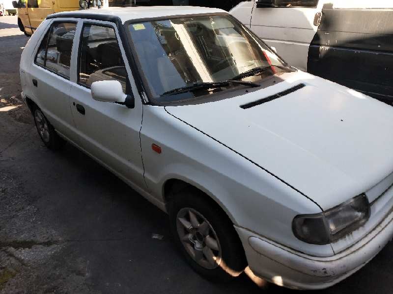 skoda felicia berlina ( 791) del año 1995