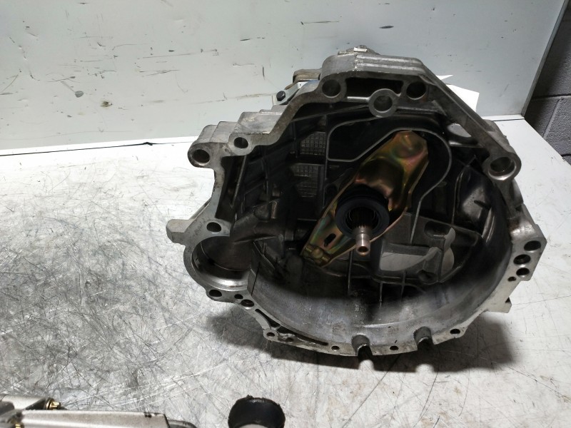 Recambio de caja cambios para volkswagen passat berlina (3b3) advance referencia OEM IAM GGF 17123 