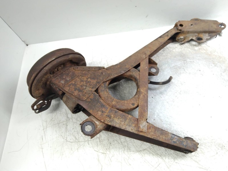 Recambio de mangueta trasera derecha para seat 133 0.8 referencia OEM IAM   