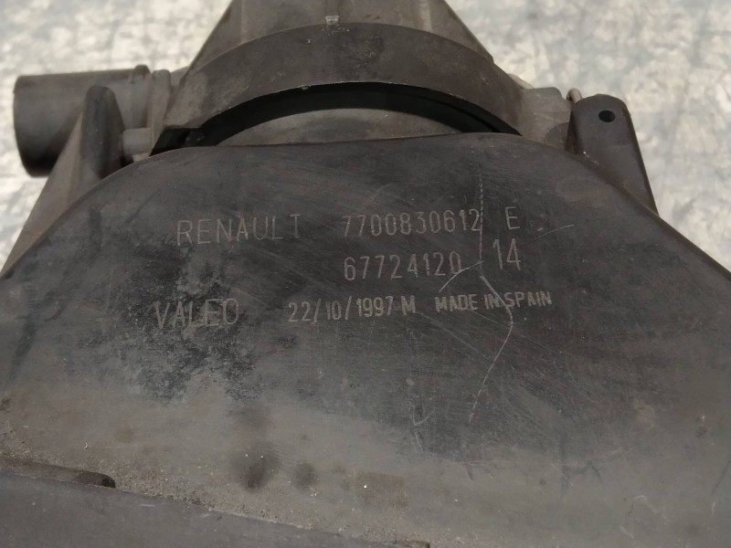 Recambio de faro antiniebla derecho para renault laguna (b56) 2.0 anade referencia OEM IAM 7700830612E  