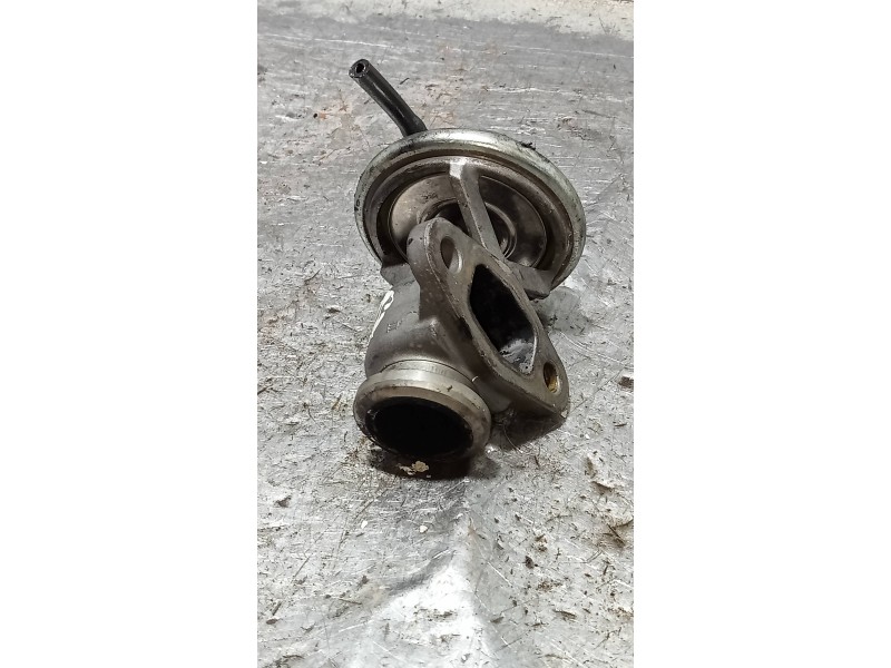 Recambio de valvula egr para volkswagen polo berlina (6n1) básico referencia OEM IAM 028131501F  