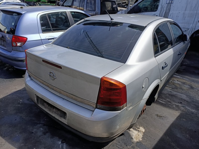 opel vectra c berlina del año 2002