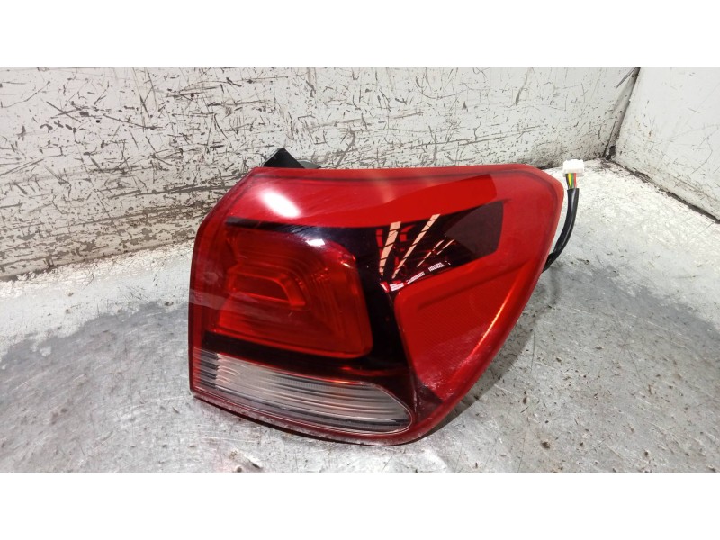 Recambio de piloto trasero derecho para kia rio (yb) drive referencia OEM IAM 92402H8  