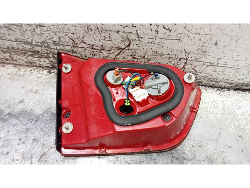 Recambio de piloto trasero derecho interior para kia rio (yb) drive referencia OEM IAM 92404H8  