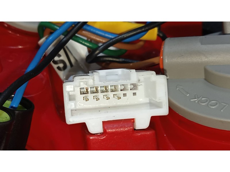 Recambio de piloto trasero derecho interior para kia rio (yb) drive referencia OEM IAM 92404H8  