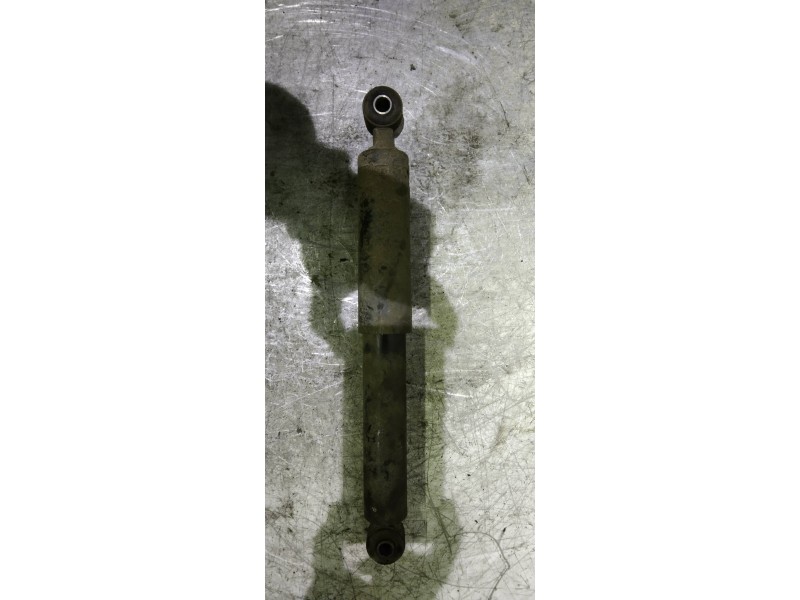 Recambio de amortiguador trasero para renault rapid/express (f40) 1.9 d familiar (f40p) referencia OEM IAM   